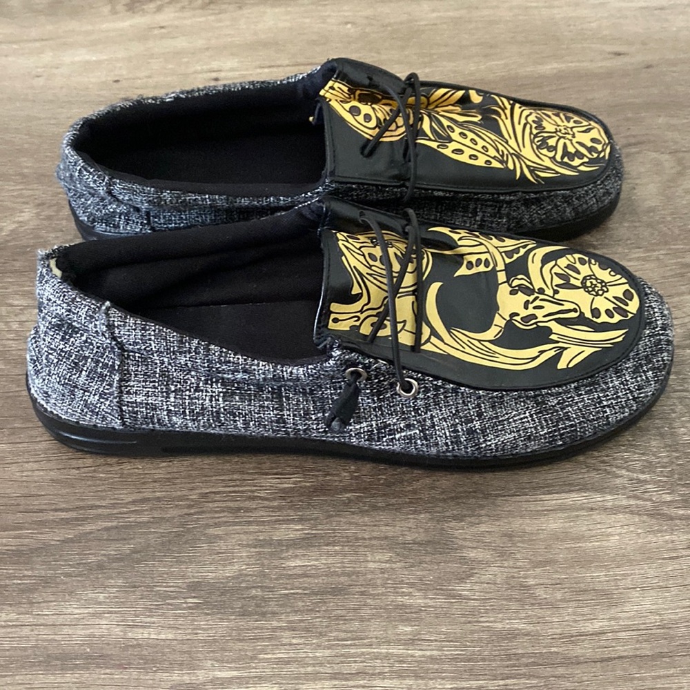 Fun print slip on shoes no size or brand